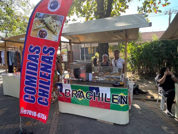 Barraca de comidas chilenas na feira
